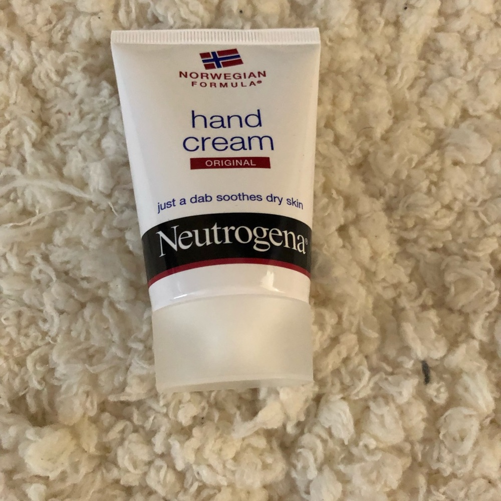 Neutrogena travel size hand & foot cream